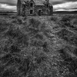 Abandoned cottage, outer hebrides by Tony Perryman
